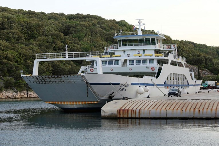 DORH otvorio istragu protiv kapetana Jadrolinije koji se sudario s teretnim brodom kod Šibenika