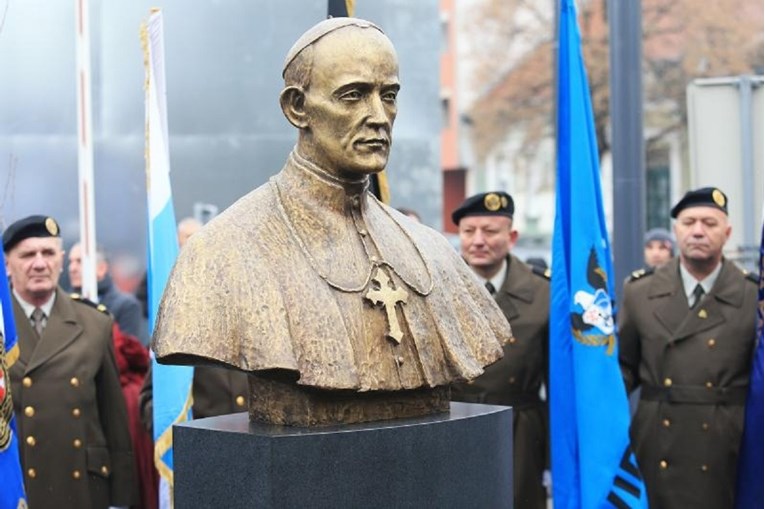 U Osijeku podignut spomenik Stepincu, Dačić bijesan: "Ovo je jasna poruka Srbima"