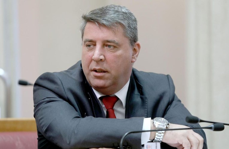 SDP-ov Vidović u saboru traži odgovore o nabavi borbenih aviona