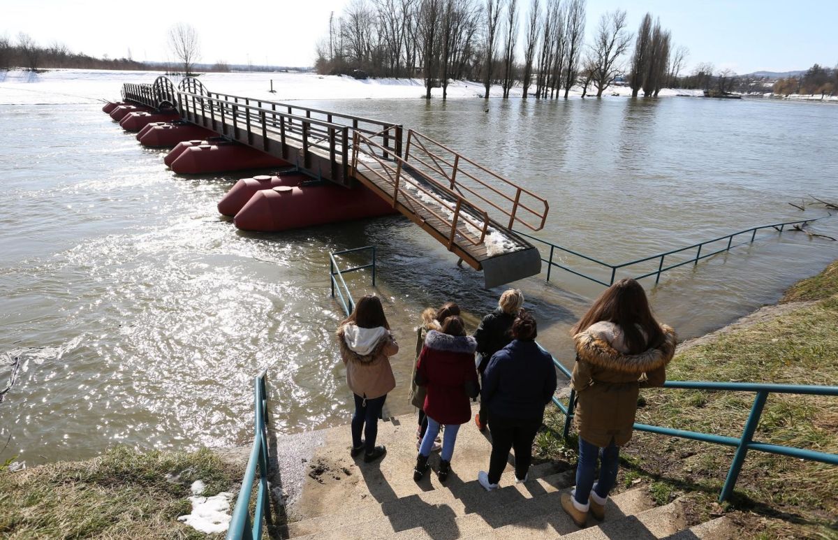 Karlovac se priprema za obranu od poplave, u pripravnosti sve službe
