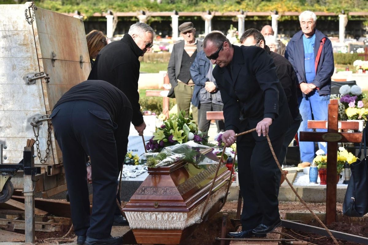 FOTO, VIDEO Pokopan muškarac kojega je autom pregazio Tony Cetinski