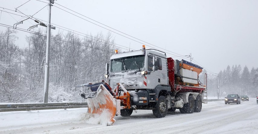Upozorenje iz HAK-a: Snijeg otežava promet u Gorskom kotaru