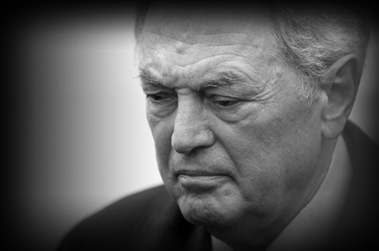Umro Hrvoje Šarinić, jedan od osnivača HDZ-a i bliski Tuđmanov suradnik