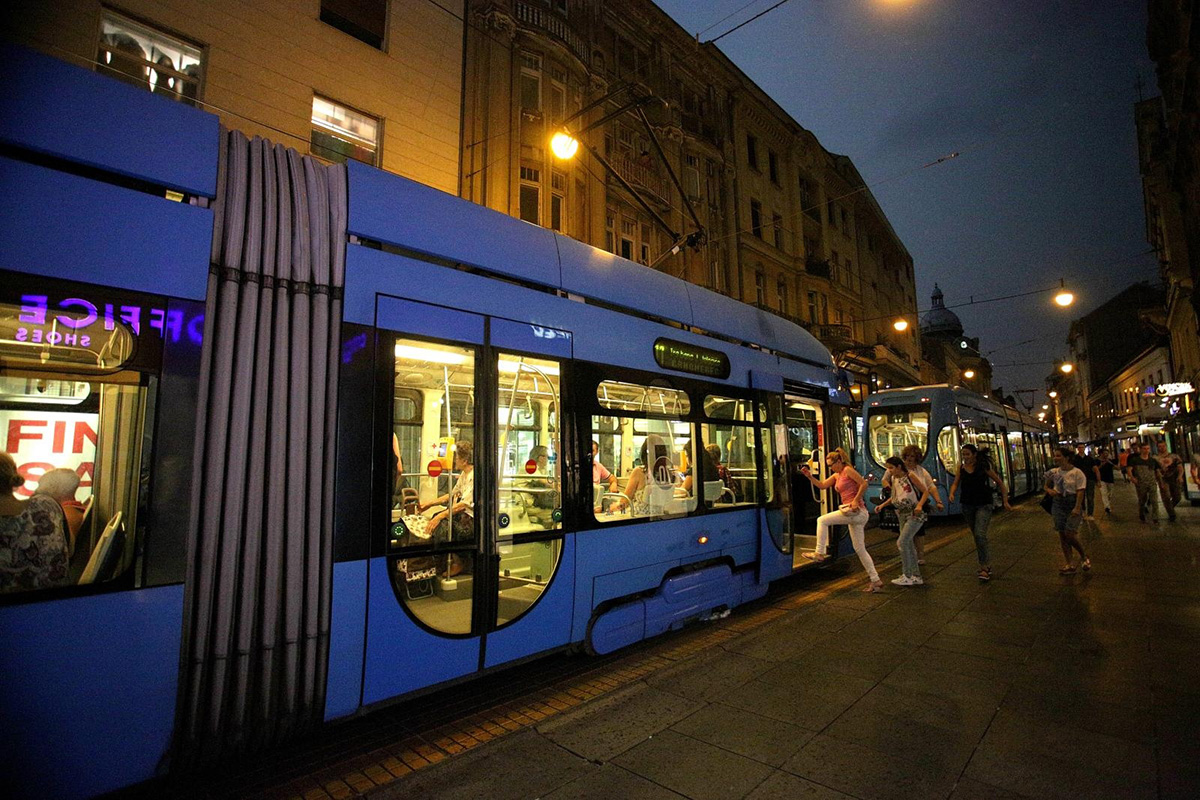 Netko je u ZET-ovom tramvaju aktivirao suzavac, jedna putnica zatražila liječničku pomoć