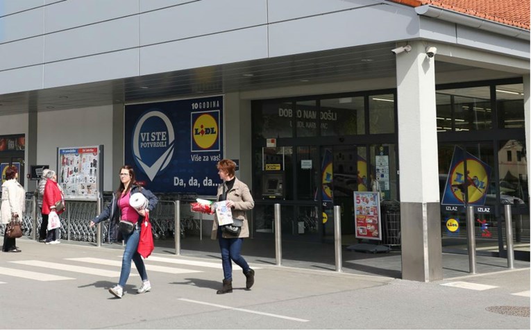 Kako rade trgovine i šoping centri za Prvi maj