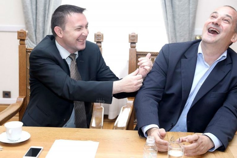 FOTO Bauk i Miljenić umirali od smijeha prije sjednice Odbora za Ustav