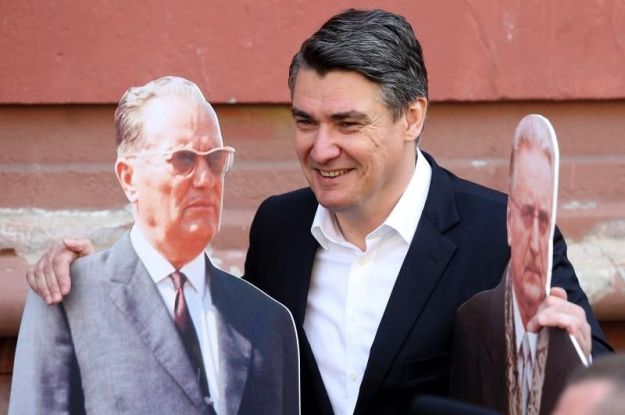 Pogledajte kako se Milanović fotografirao nakon glasanja