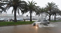 POTOP U ZADRU U dva sata palo više kiše nego u dva mjeseca: "Oblak se zalijepio za Velebit i iz njega lijeva"