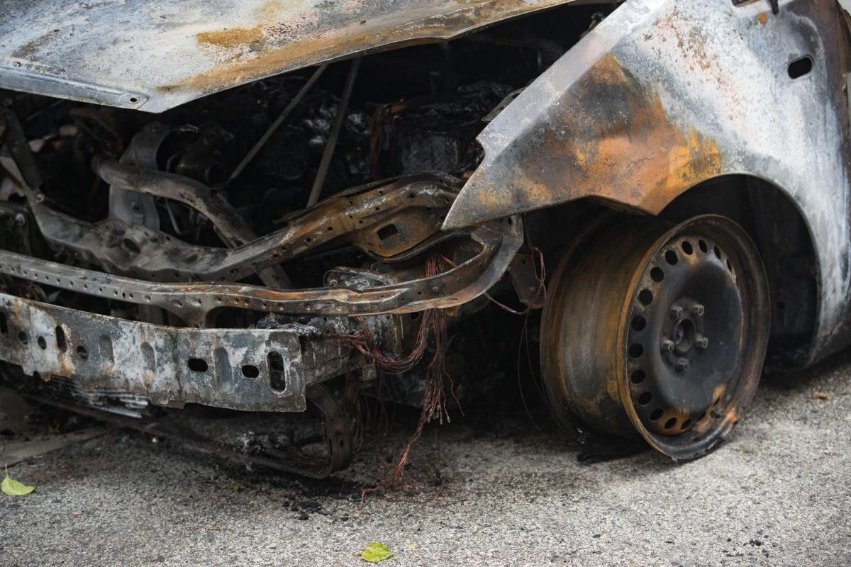 FOTO Usred noći planuo auto na zagrebačkom Medveščaku