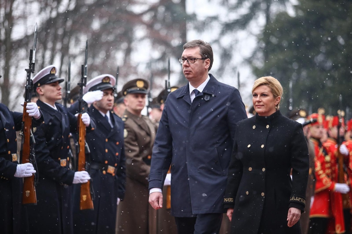 VIDEO Vučić sletio u Zagreb, počeo padati snijeg