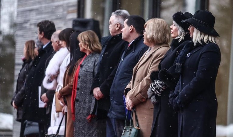 FOTO Krzno, šubare i šeširi: Pogledajte što su uzvanici nosili na susretu Kolinde i Vučića