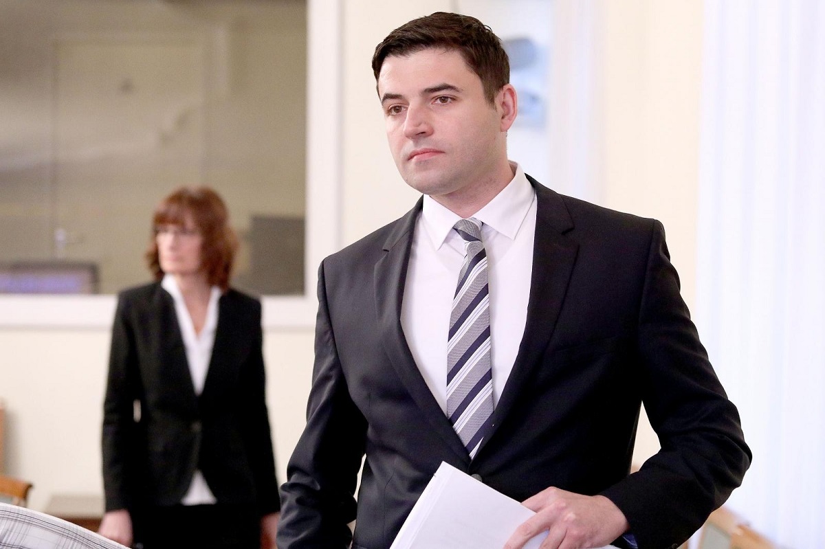 Bernardić: Predsjednica mora poštovati zakon po pitanju oduzimanja odličja