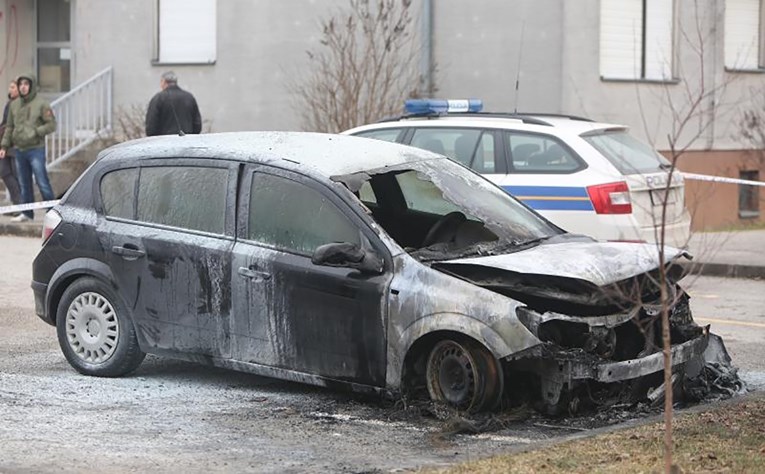 Netko je zapalio automobil 37-godišnjeg Karlovčanina, bivšeg dopredsjednika HDZ-ove mladeži