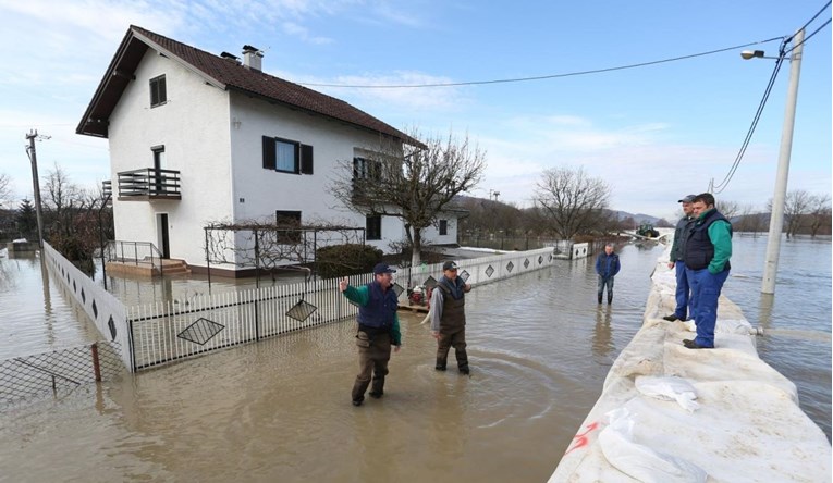 Šteta od poplave u Karlovcu iznosi pet milijuna kuna