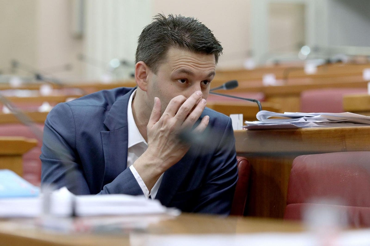 Petrov HDZ-ovcima: Hrvatski čovjek ne živi od ustaša i partizana, od toga živite samo vi