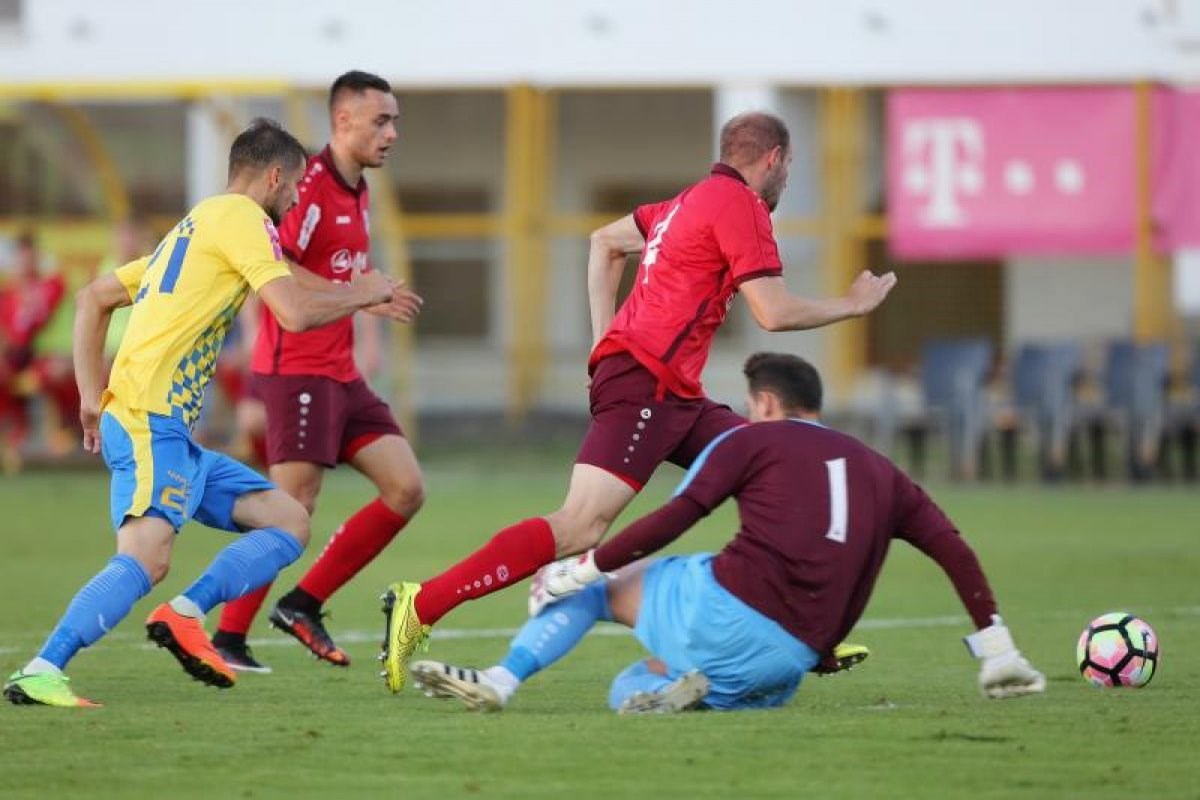 Raspadaju se, a HNL tek počeo: "Ovo nije normalno! Igramo protiv Dinama, a nemamo od čega živjeti"