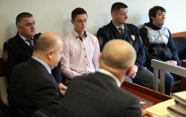 Mladić koji je napao Luku Ritza ide u zatvor zbog paljenja kontejnera iz dosade