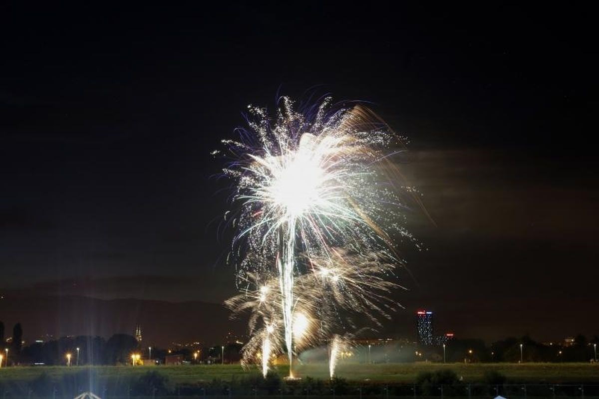 FOTO Počeo Festival vatrometa: Pogledajte fotke čarolije s Bundeka