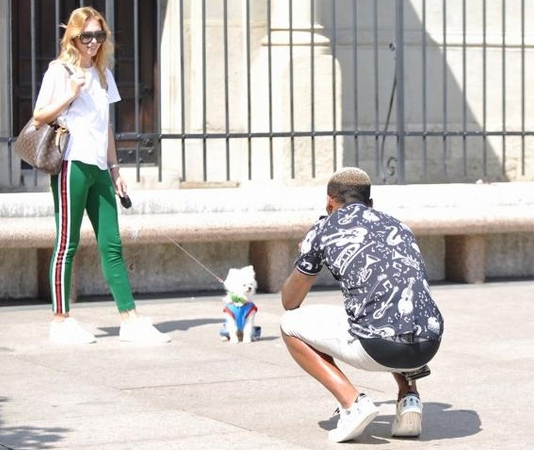 FOTO Pogledajte kako Junior Fernandes naslikava svoju zgodnu ženu po špici