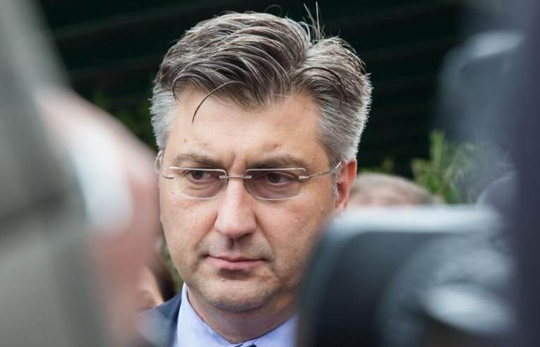 Plenković tvrdi da ministrica kulture nije bila na vladi kad su joj brata postavili za šefa HAKOM-a