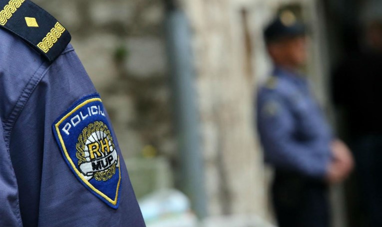 Nakon napada u Splitu policajci traže elektrošokere