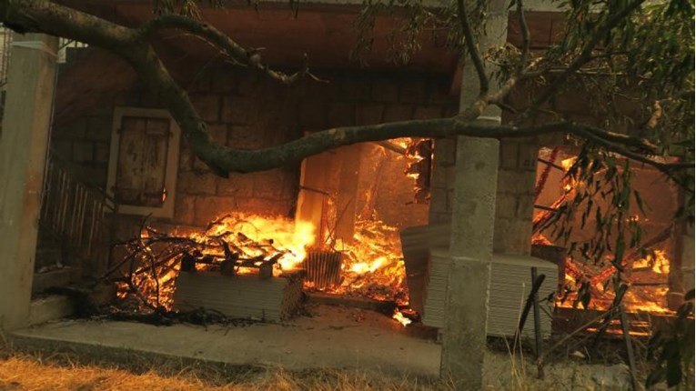 U požaru izgorjela i kuća Hajdukove legende