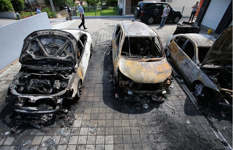 VIDEO Na zagrebačkom Bukovcu izgorjela tri automobila