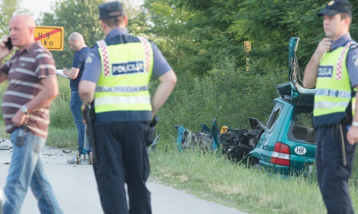 U sudaru s autobusom u Baranji poginuo vozač auta