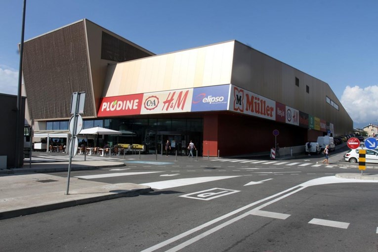 Riječanki se u shopping centru izgubila kći, tvrdi da su joj odbili pomoći