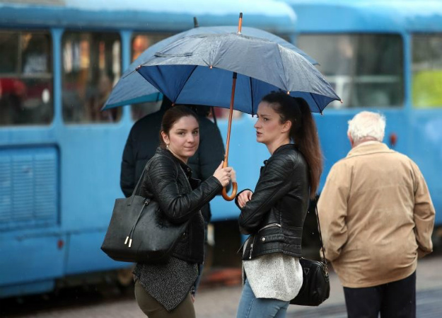 KOLAPS TRAMVAJSKOG PROMETA Zbog oštećenja vodova veliki prometni zastoji u Zagrebu