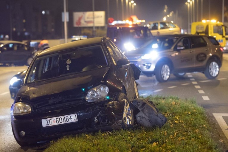FOTO U lančanom sudaru u Zagrebu ozlijeđene četiri osobe