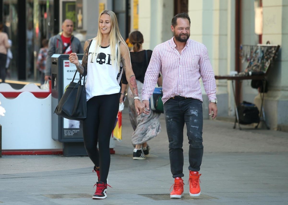 Izbornik teniske reprezentacije šetao Zagrebom s atraktivnom djevojkom