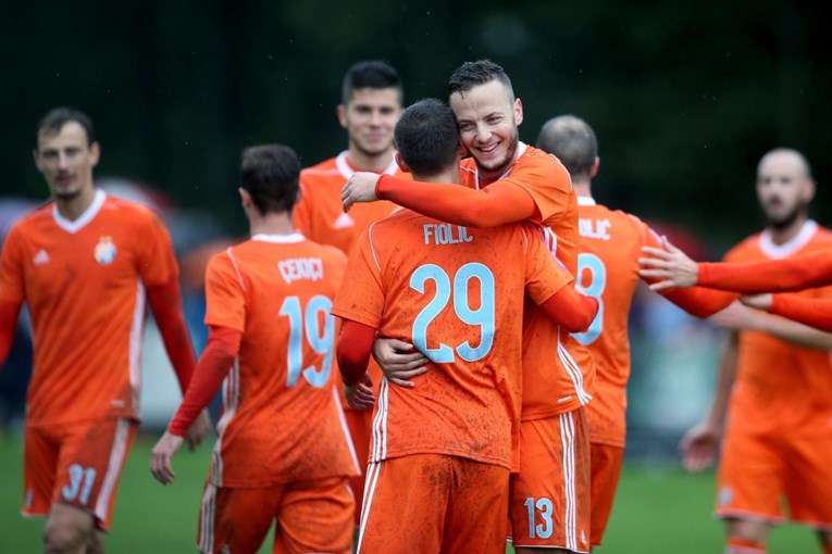 Dinamo šesticom do osmine finala, mladi debitant zabio dva gola u dvije minute