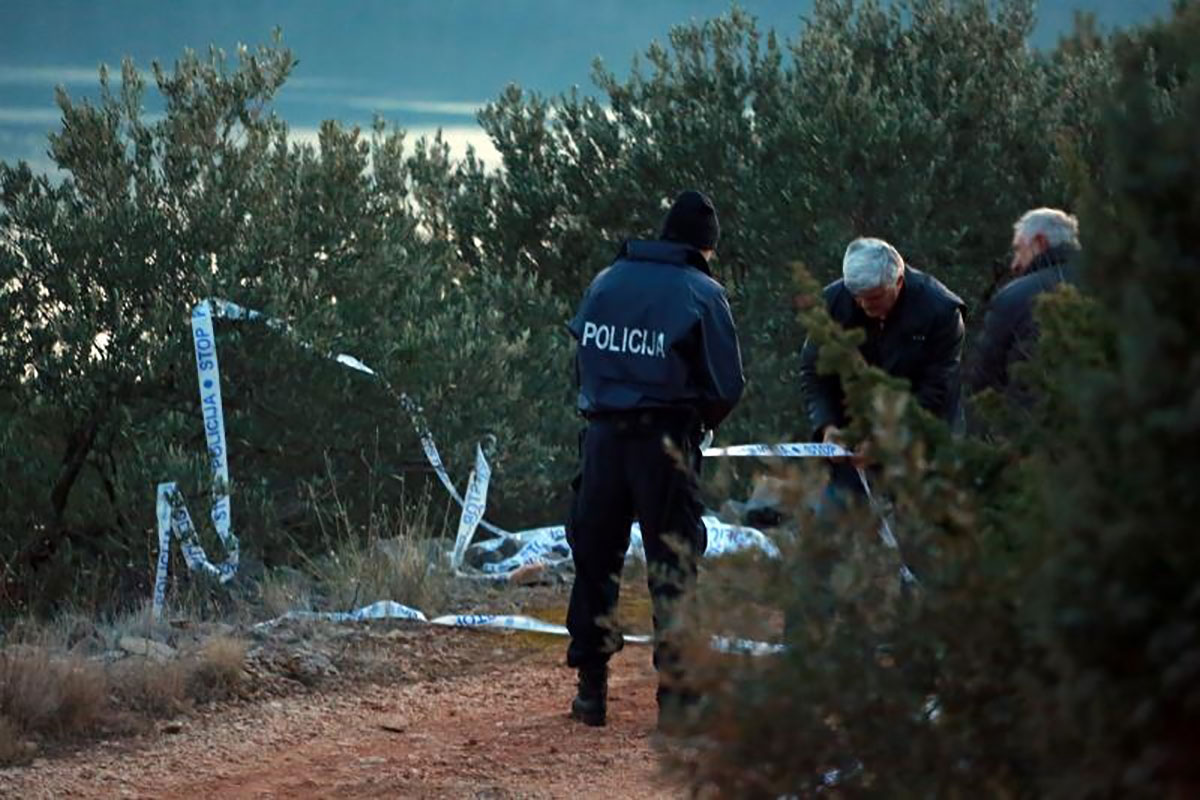 Maskirana banda izrešetala 20-godišnjeg Kaštelanina i bacila ga u pojilište za stoku