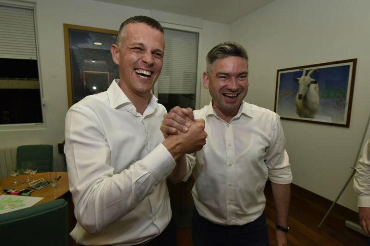 EUFORIJA U IDS-U Miletić i Flego nakon pobjede skakali, grlili se i ljubili okupljene