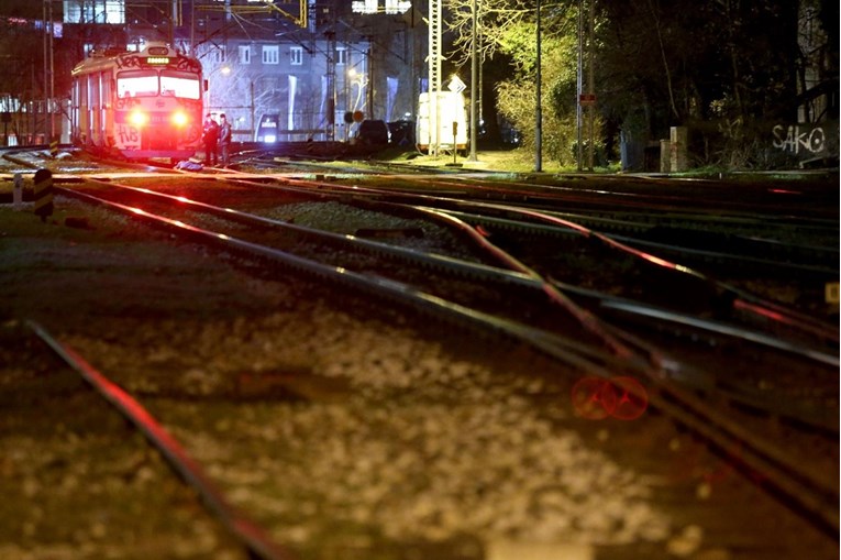 Vlak pregazio pješaka između Zagreba i Jastrebarskog, zastoj u željezničkom prometu