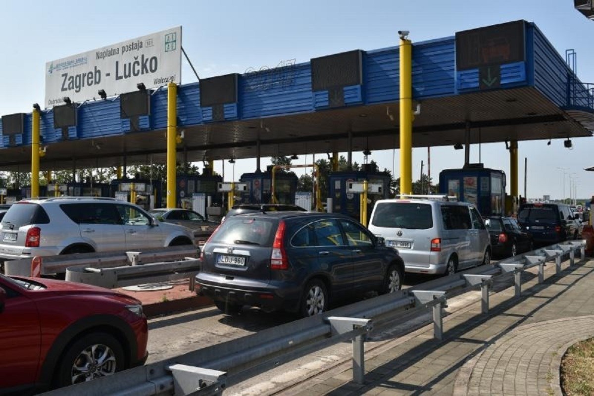 Zbog prometne nesreće na A1 promet teče otežano i usporeno
