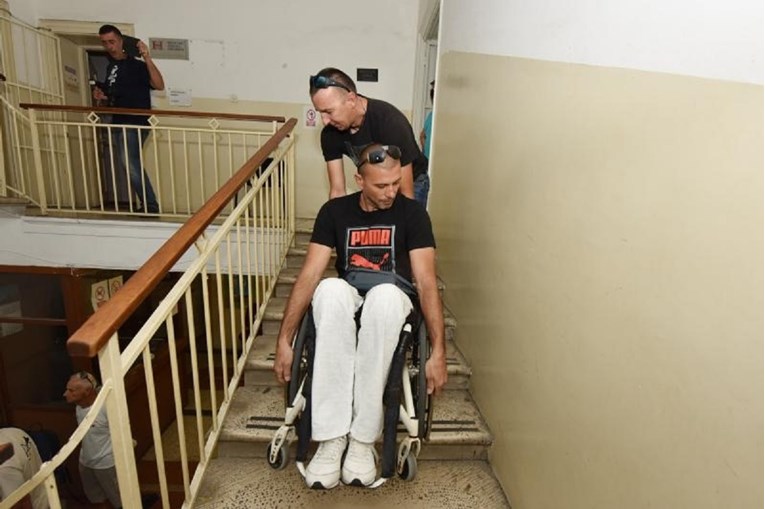 FOTO Prekršajni sud u Šibeniku nema pristup za osobe s invaliditetom