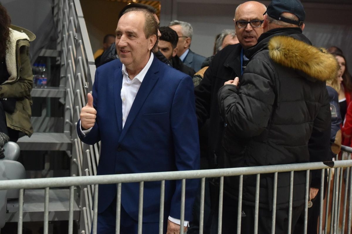 Nakon što je prošlog tjedna završio u bolnici, Mladen Grdović pojavio se na utakmici u Zadru