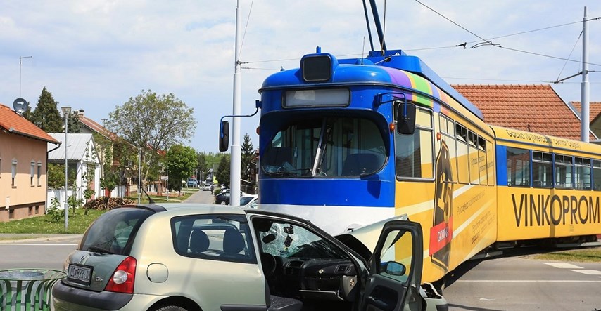 VIDEO U Višnjevcu kraj Osijeka sudarili se automobil i tramvaj, jedna osoba ozlijeđena