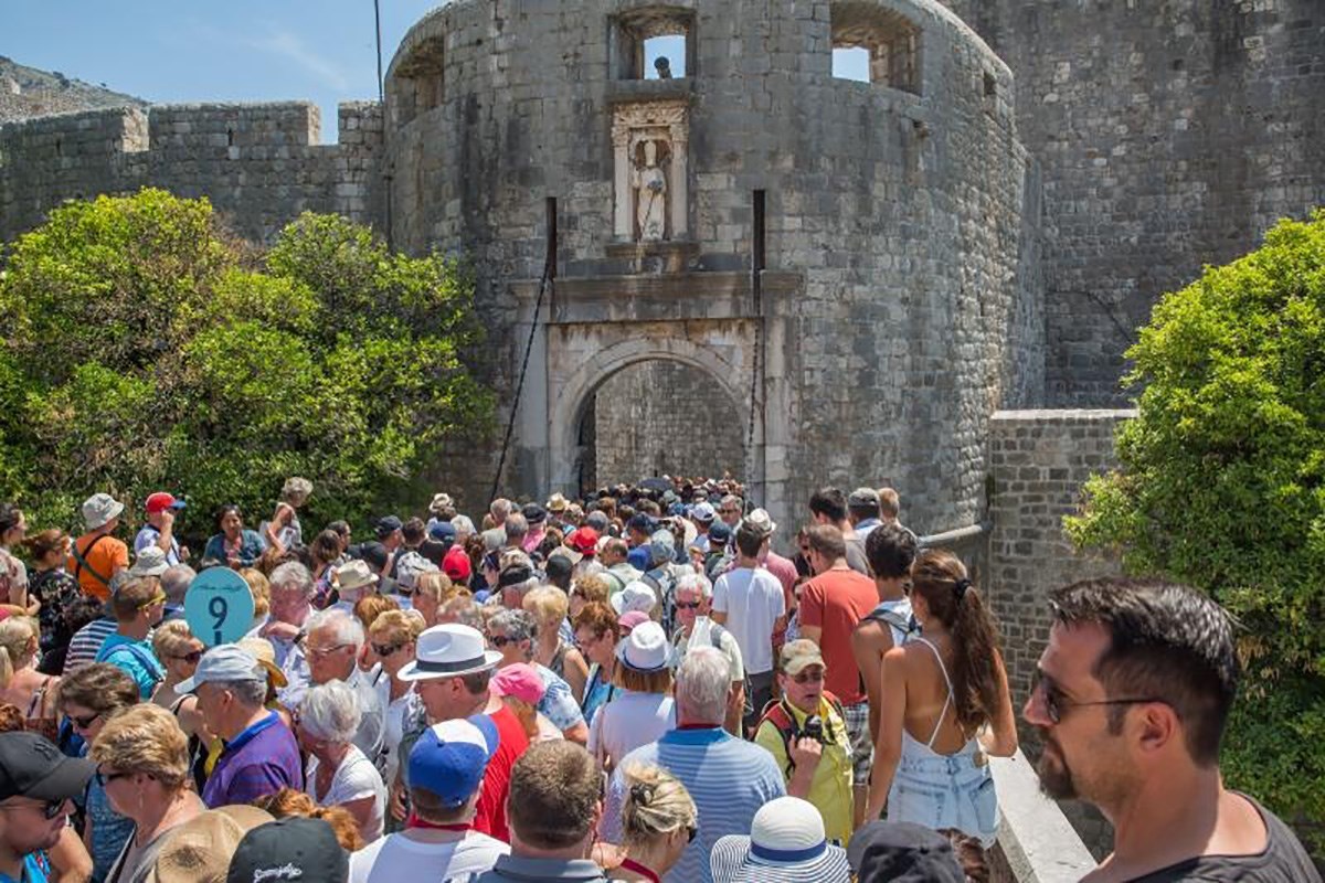 The Telegraph: "Smrt Dubrovnika? Gužva i kruzeri su uništili grad"