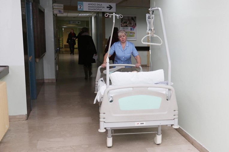 Pacijentica napala doktoricu i medicinsku sestru u Zagrebu, derala se i bacala stvari na njih
