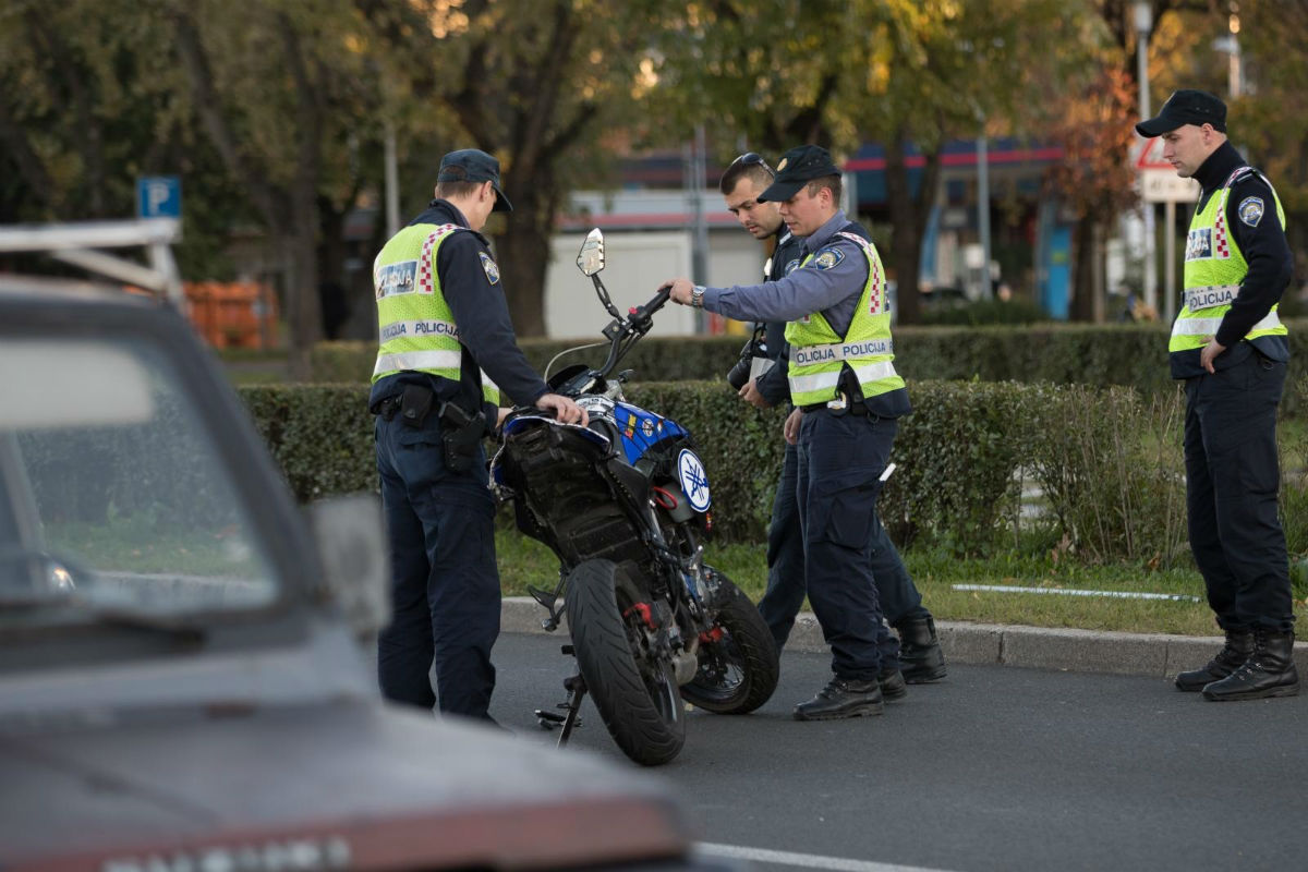 FOTO Motociklist pao s motora na Aveniji Dubrovnik kod Velesajma