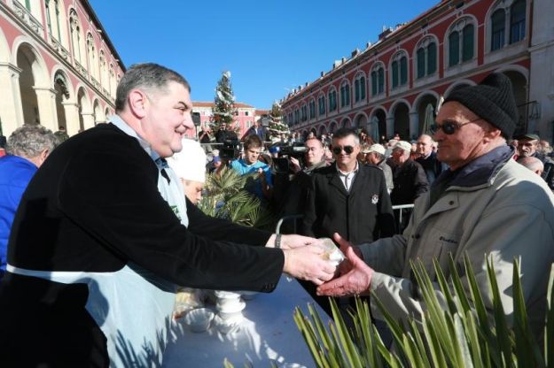 Splićani razgrabili 5000 porcija bakalara, evo što se jelo u ostalim gradovima Hrvatske