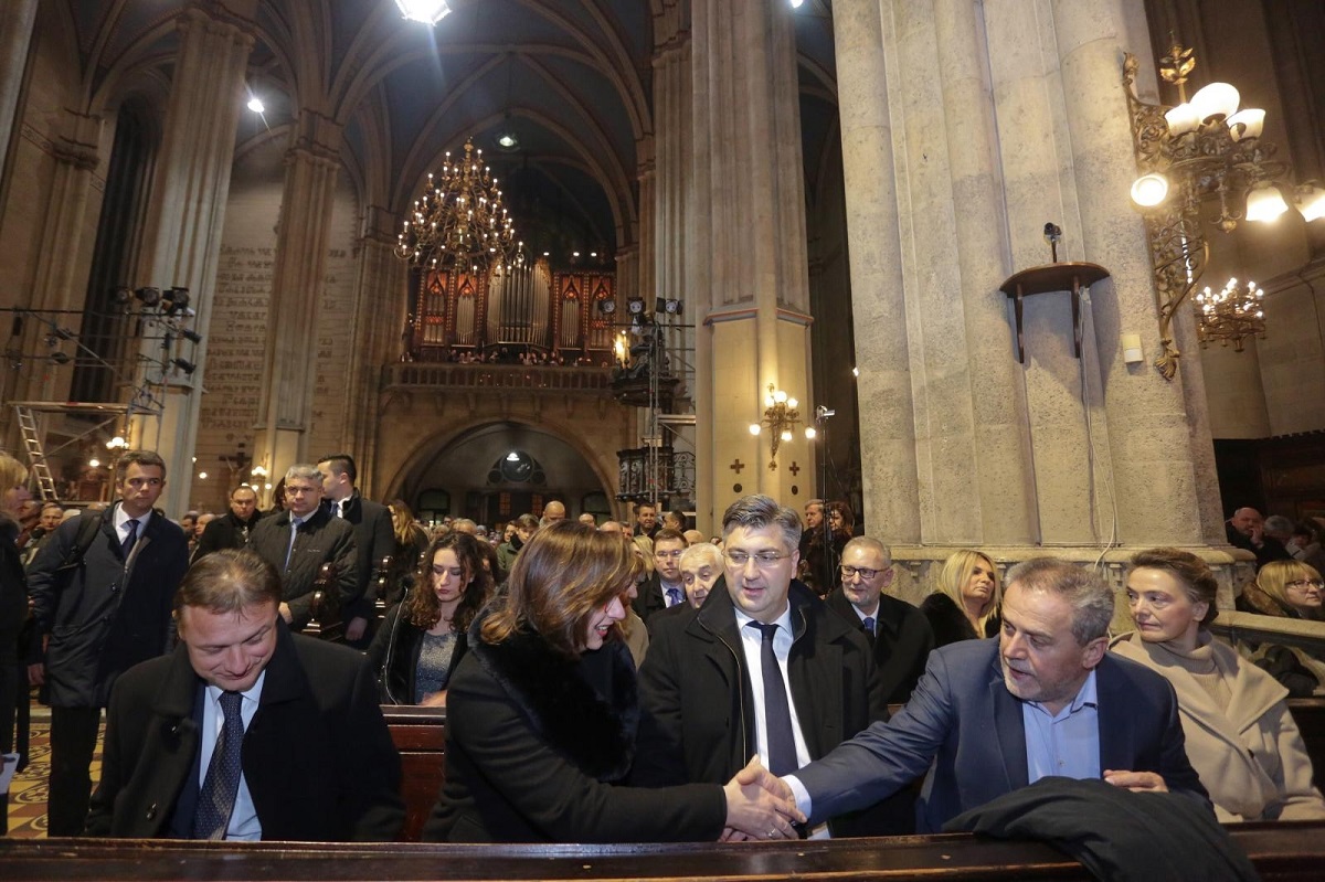 Plenković, Njonjo i Medved čestitali građanima Božić, evo što su poručili