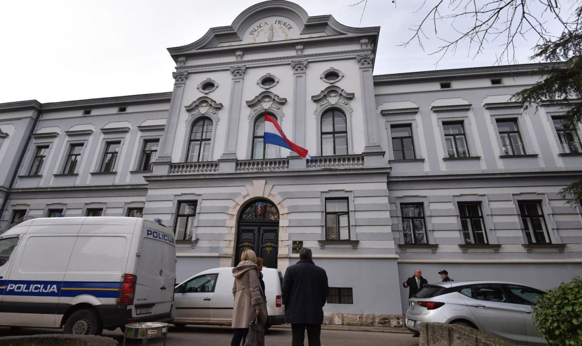 U Puli evakuiran Općinski sud, dojava o bombi bila je lažna
