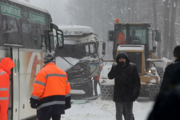Vozači autobusa i kamiona izvan životne opasnosti, zna se kako je došlo do strašne nesreće