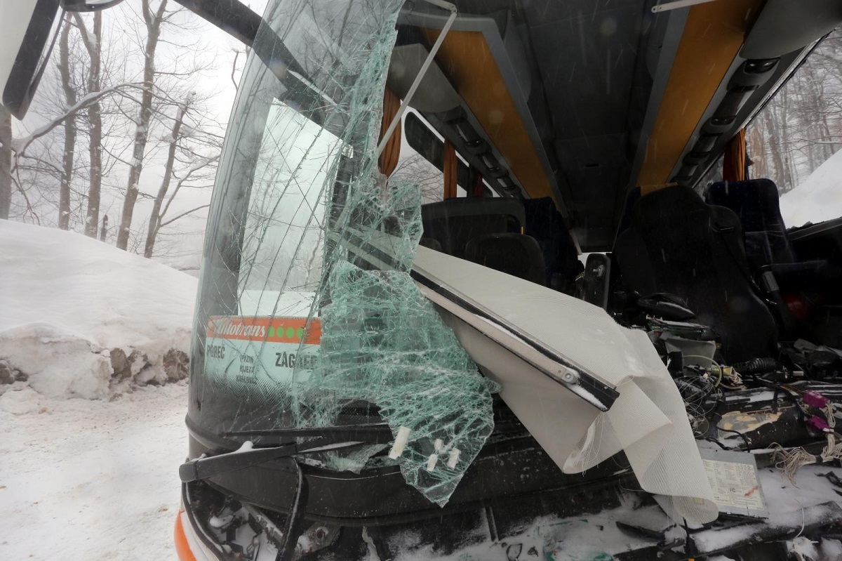 Ispovijesti putnika iz smrskanog autobusa: "Stvorila se bijela zavjesa... ušokirala sam se"