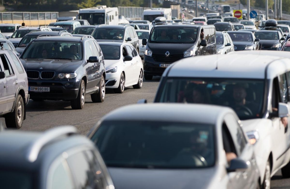Između Zaprešića i Jankomira u smjeru Zagreba kolona duga tri kilometra, javlja HAK