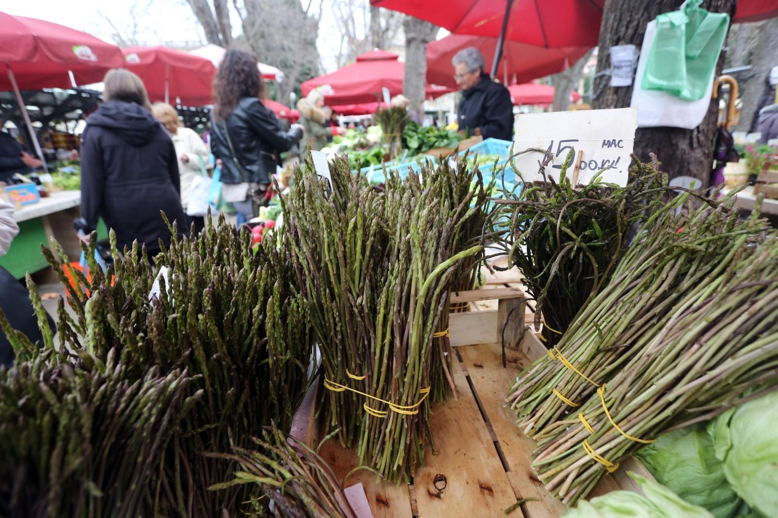 Brzo i jednostavno: Proljetna salata od divljih šparoga
